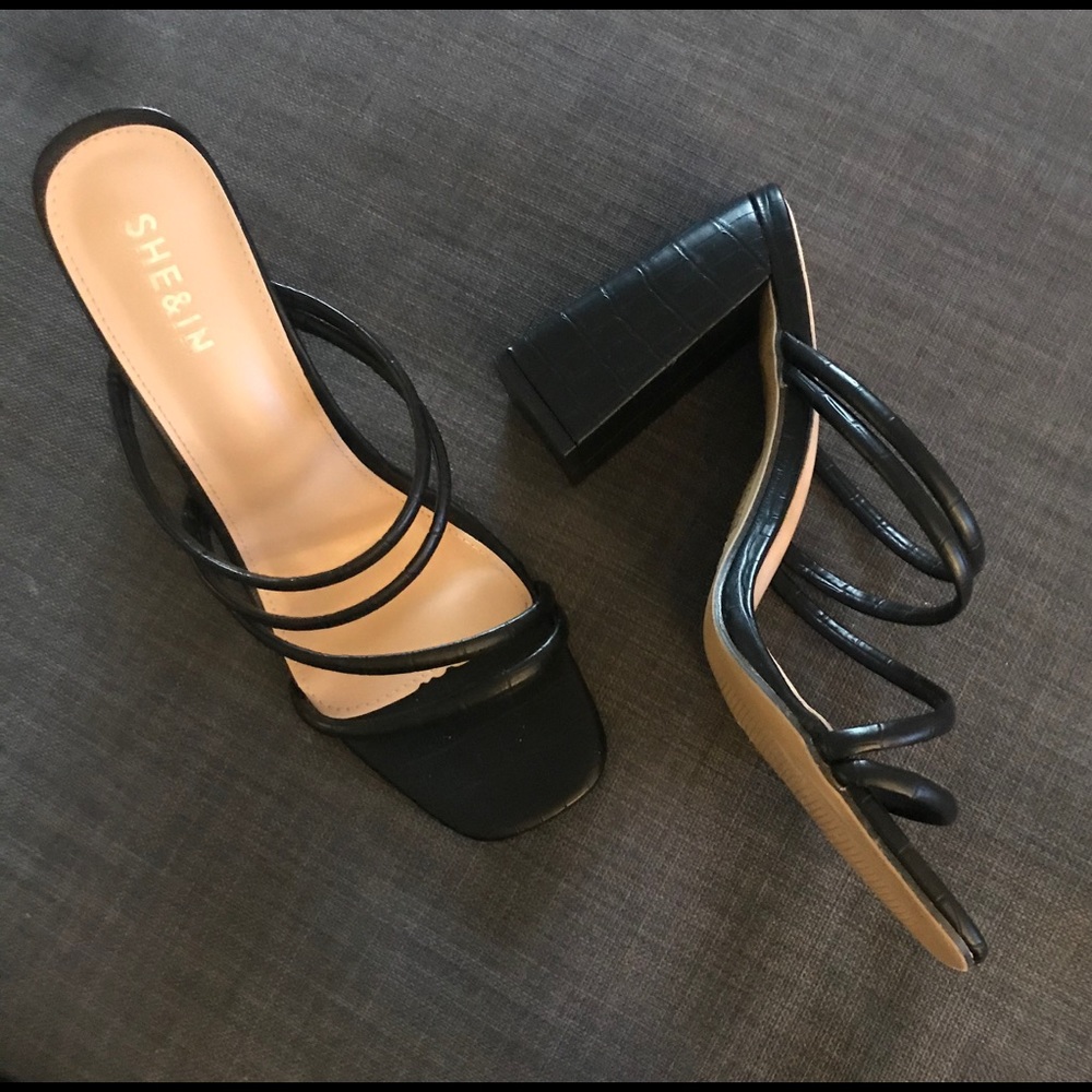 Black Croc Strappy Mule Sandals Chucky Square heel
